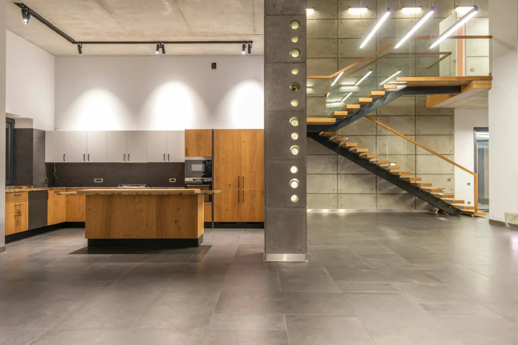 Promoción Alca del Guadalquivir Cocina Industrial con Isla en Madera y Detalles en Hormigón Visto