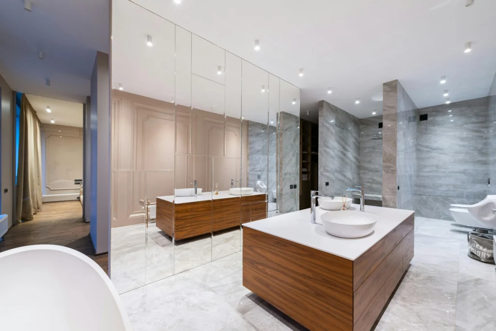 inicio Baño Principal en Mármol Gris con Doble Lavabo