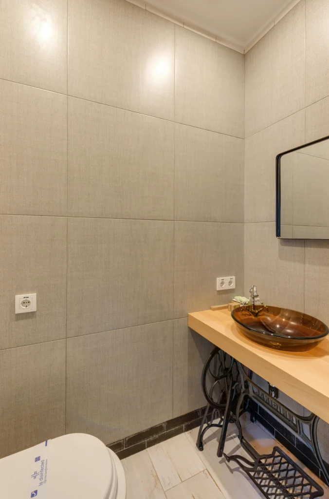 Baño Vintage con Lavabo Ámbar