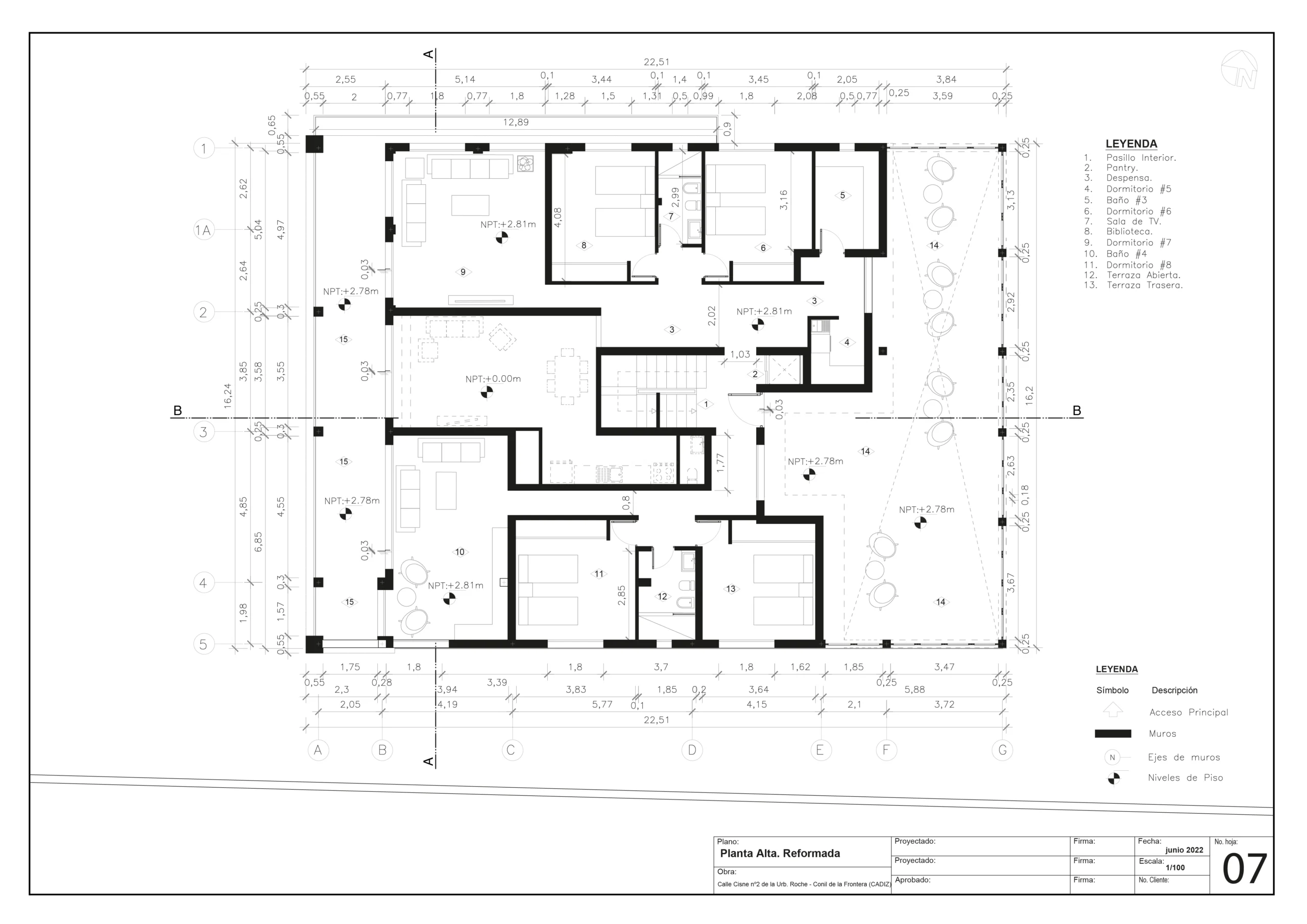 Restaurante con Luz Natural y Vegetación