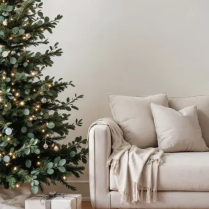 Salón Minimalista Nórdico con Texturas Beige y Toques Festivos Naturales